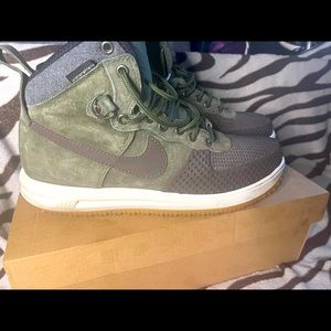 Olive green Nike  lunar duck boots